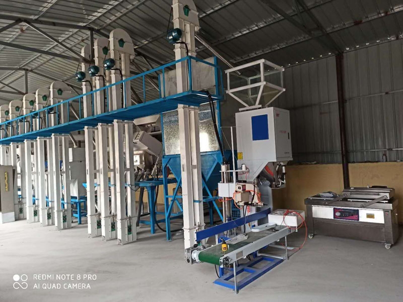 遼寧朝陽建平NZJ15噸小米成套加工設備安裝調試完畢